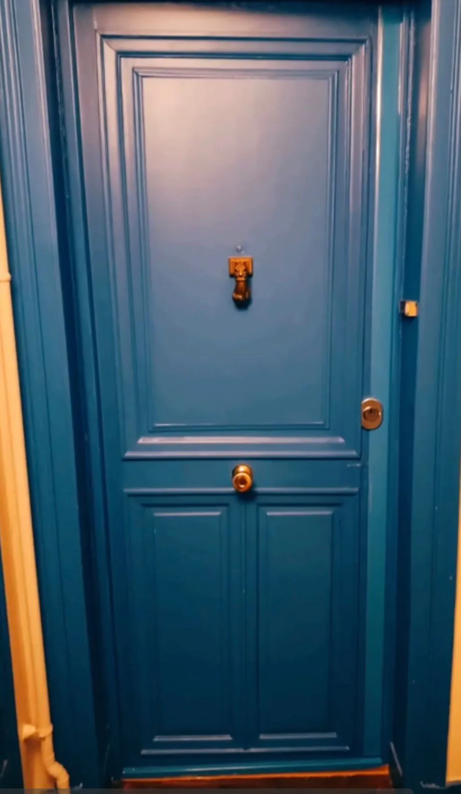 Ouverture d'une porte ancienne