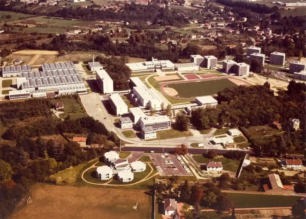 École Centrale de Lyon à Écully