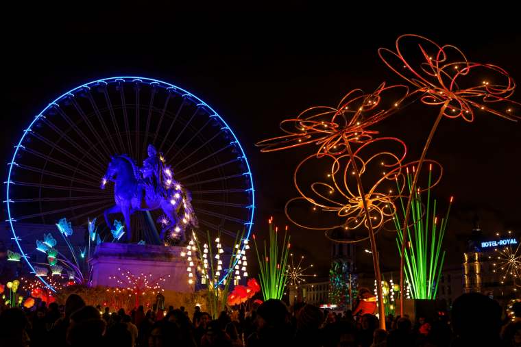 Illuminations de la place Bellecour à Lyon lors de la Fête des Lumières.