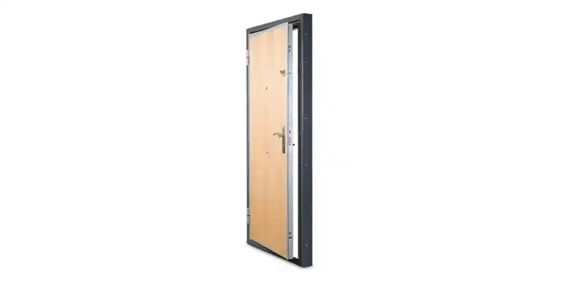 Serrurier Bron 4 Serrurier Bron posant une porte sécurisée avec barre de pivot certifiée A2P (BP1, BP2, BP3) et poignée blindée de sécurité magnétique pour une protection maximale